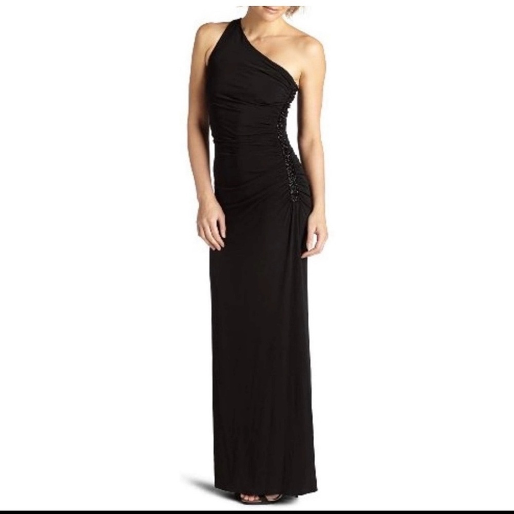 Laundry By Shelli Segal Black One-Shoulder Gown 2P